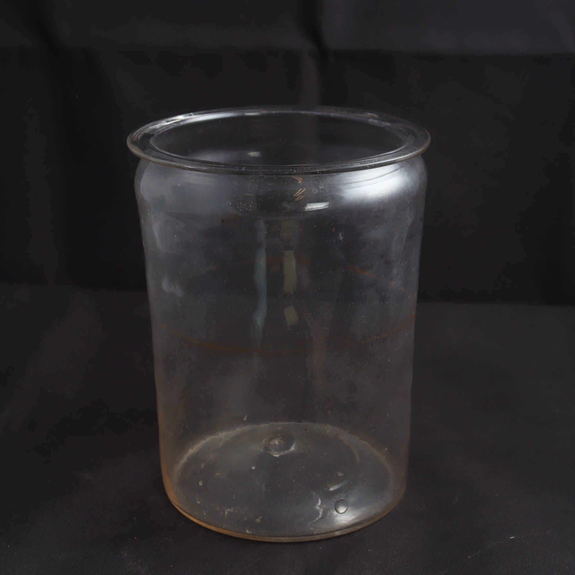 Glasburk, omvikt kant, 1800-tal. Endast avhämtning.