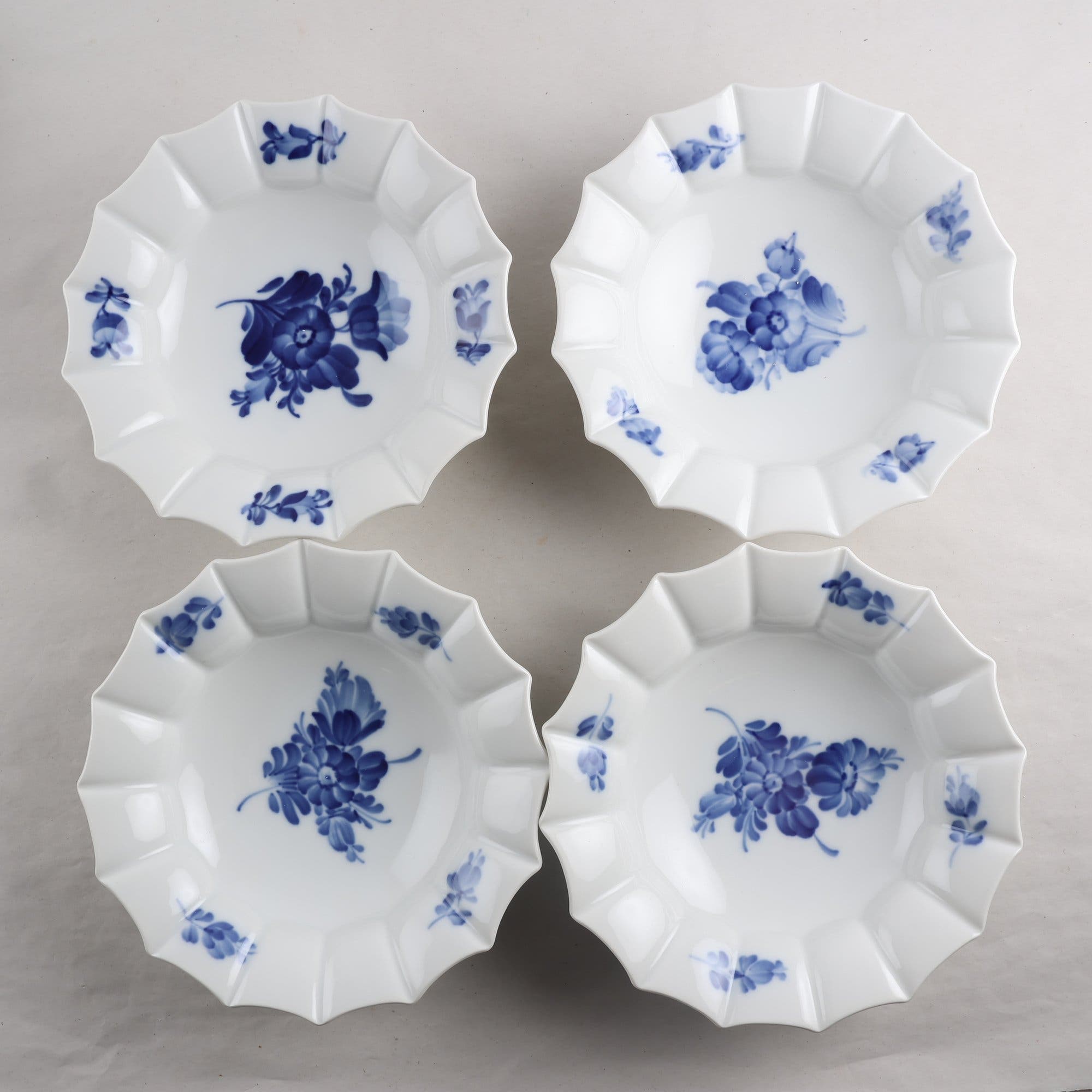 Djupa fat, Royal copenhagen, blå blomster, 8 st Samfraktas ej