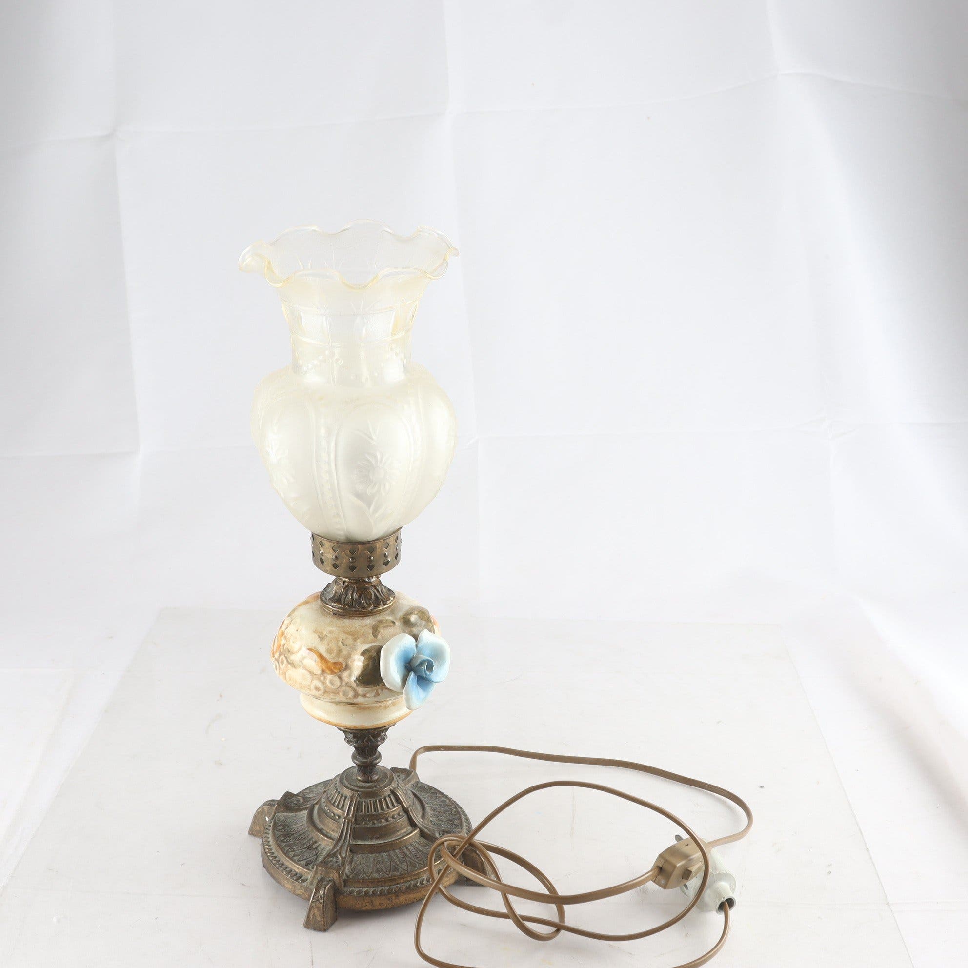 Bordslampa, Italien, vintage. Defekt. Endast avhämtning.