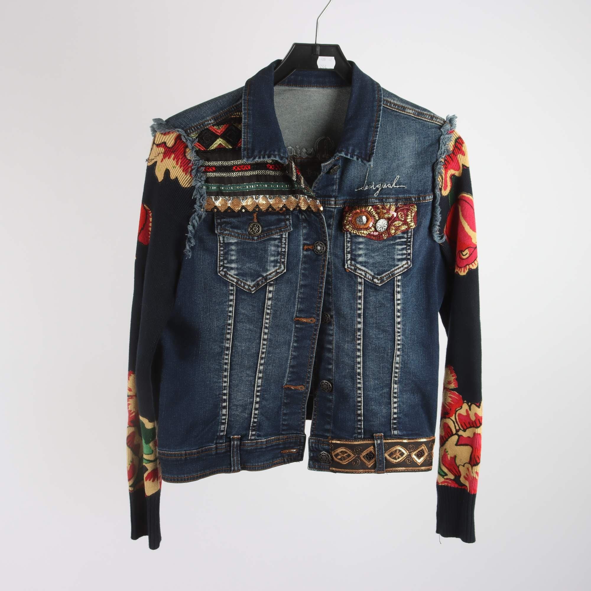 Jeansjacka, Desigual, blå, stickde ärmar, stl. 40.