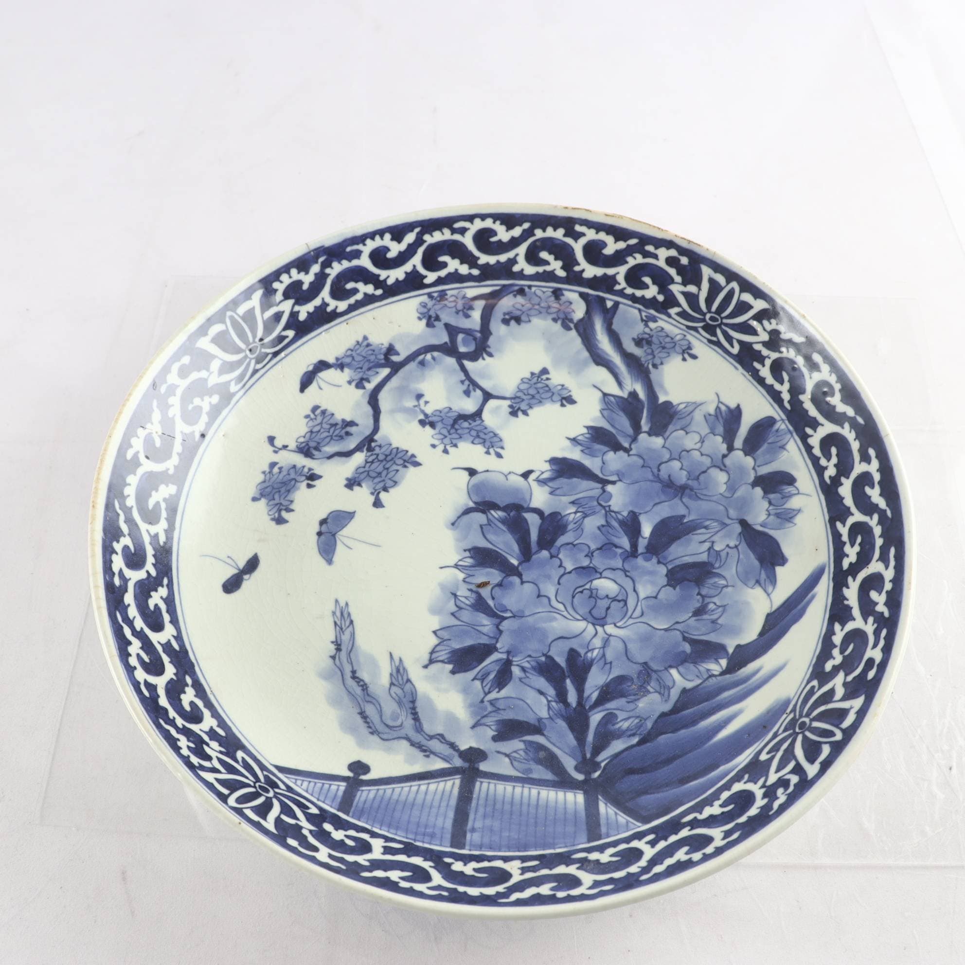 Skålfat, underglasyr blå dekor, Japan,1800/1900-tal. Endast avhämtning.
