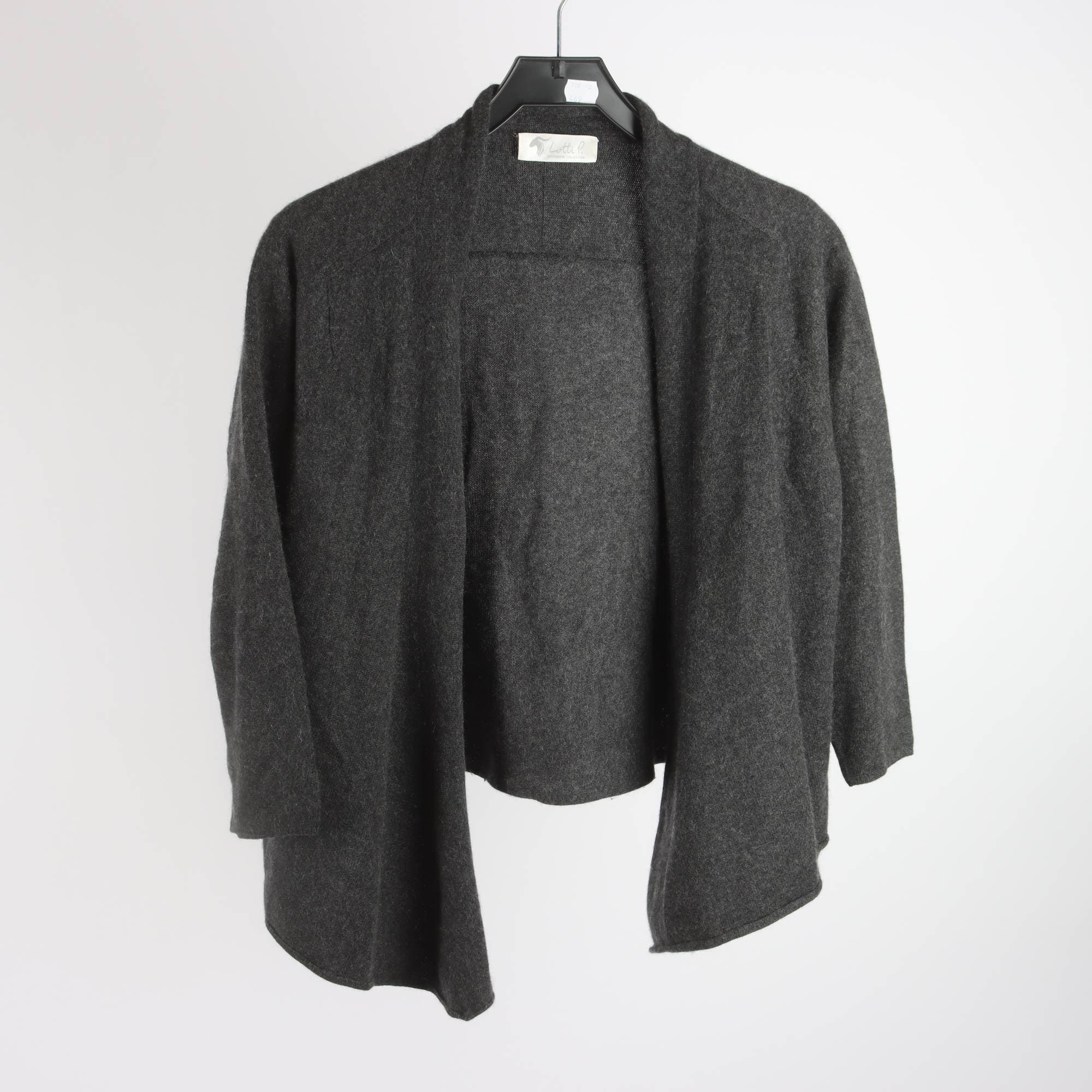 Kofta, Lotti P, grå, 100% cashmere, stl. one size.