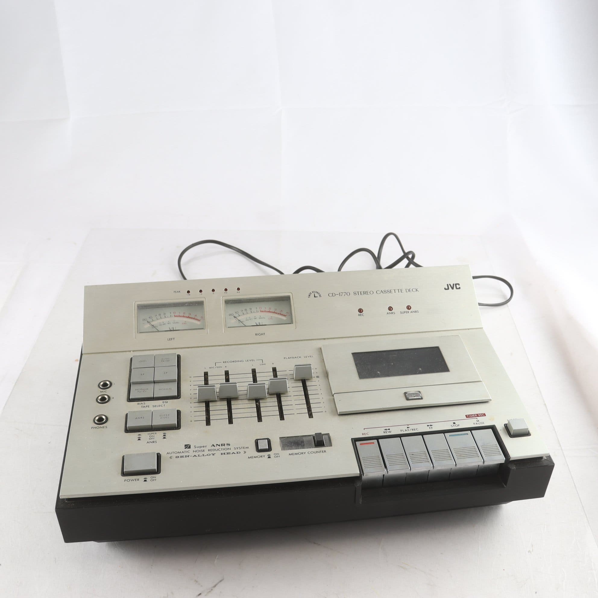 Stereo casette deck, JVC CD-1770. Defekt repobjekt. Samfraktas ej.