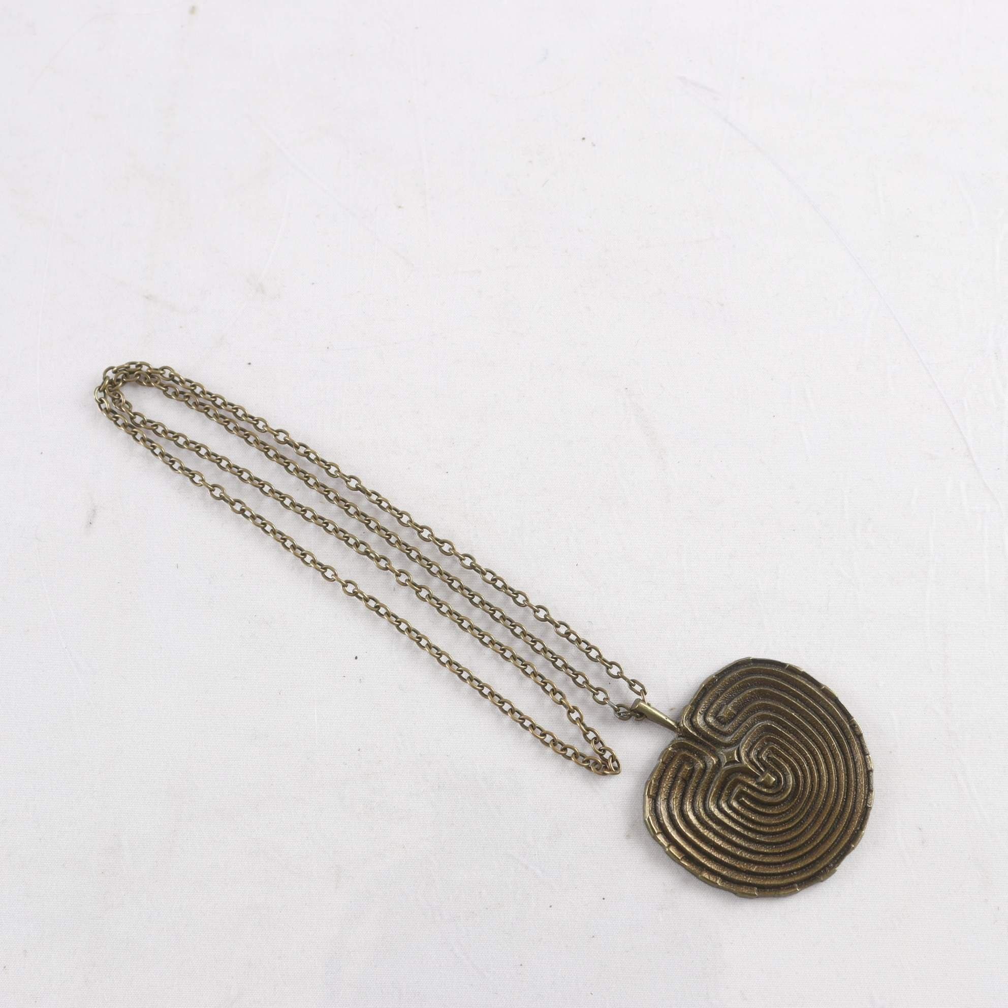 Halsband & hänge, brons, ”Trojaborg Visby”