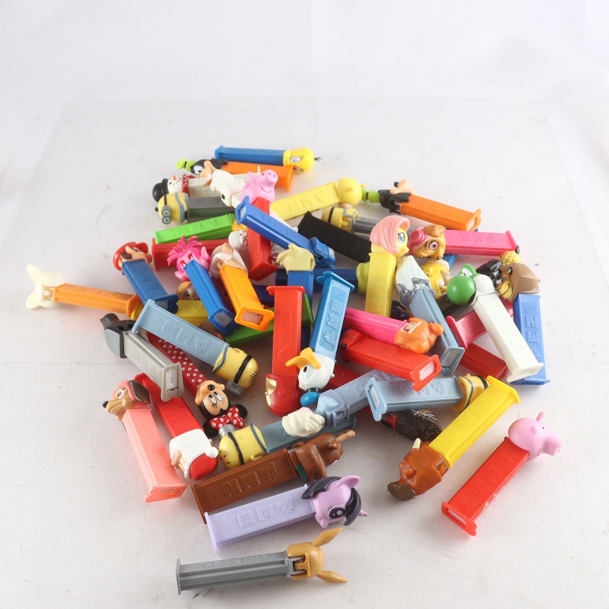 Figurer, Pez, godishållare