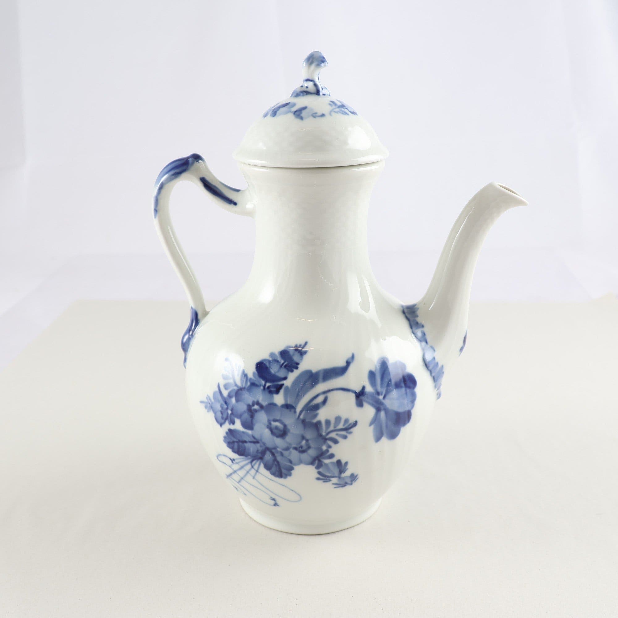 Kaffekanna, Royal Copenhagen, ”Blå blomster”. Samfraktas ej
