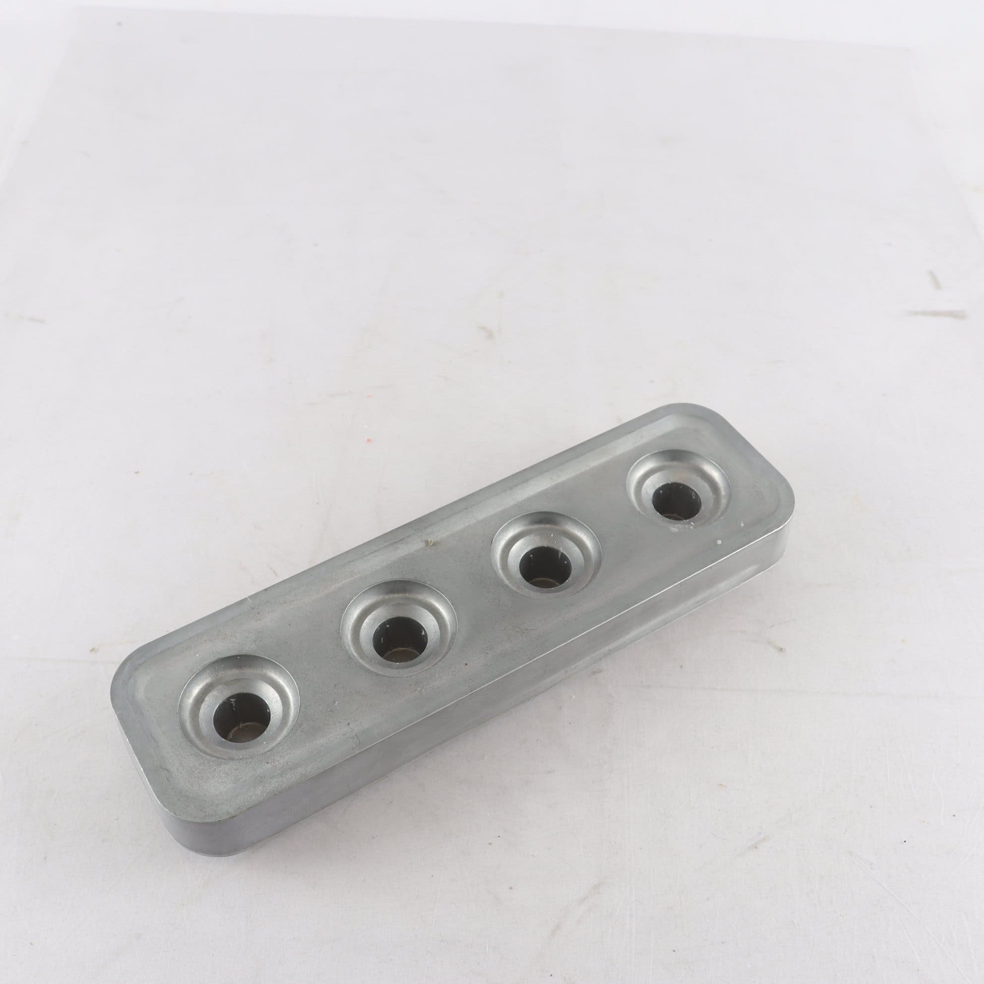 Adventsljusstaken, aluminium, Stumpaljusstaken. Samfraktas ej.