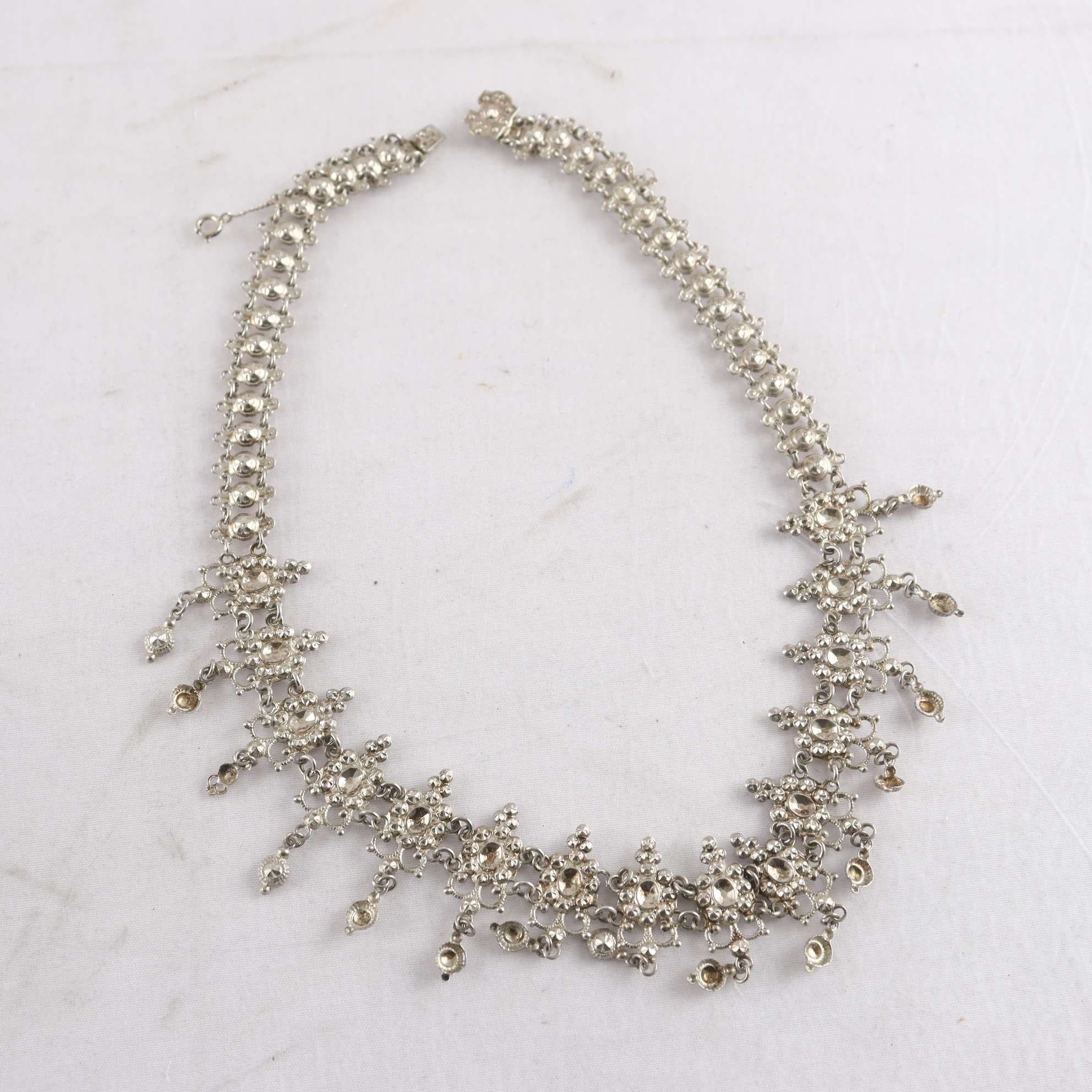 Halsband, silver 830