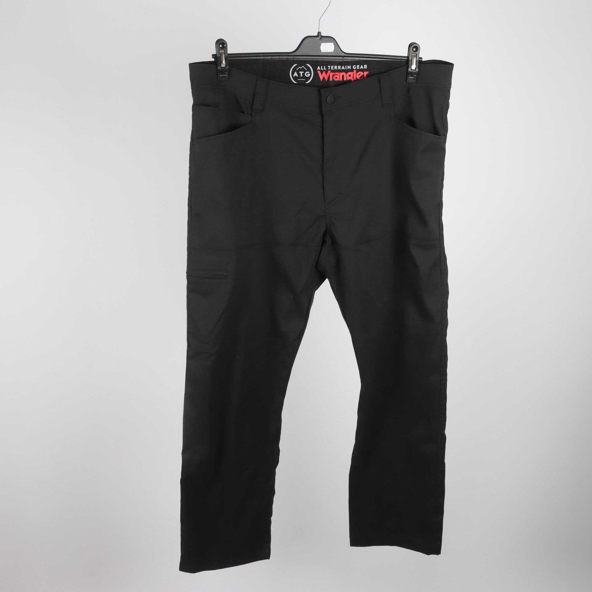 Byxor, ATG x Wrangler, svart, stl. 38/30.