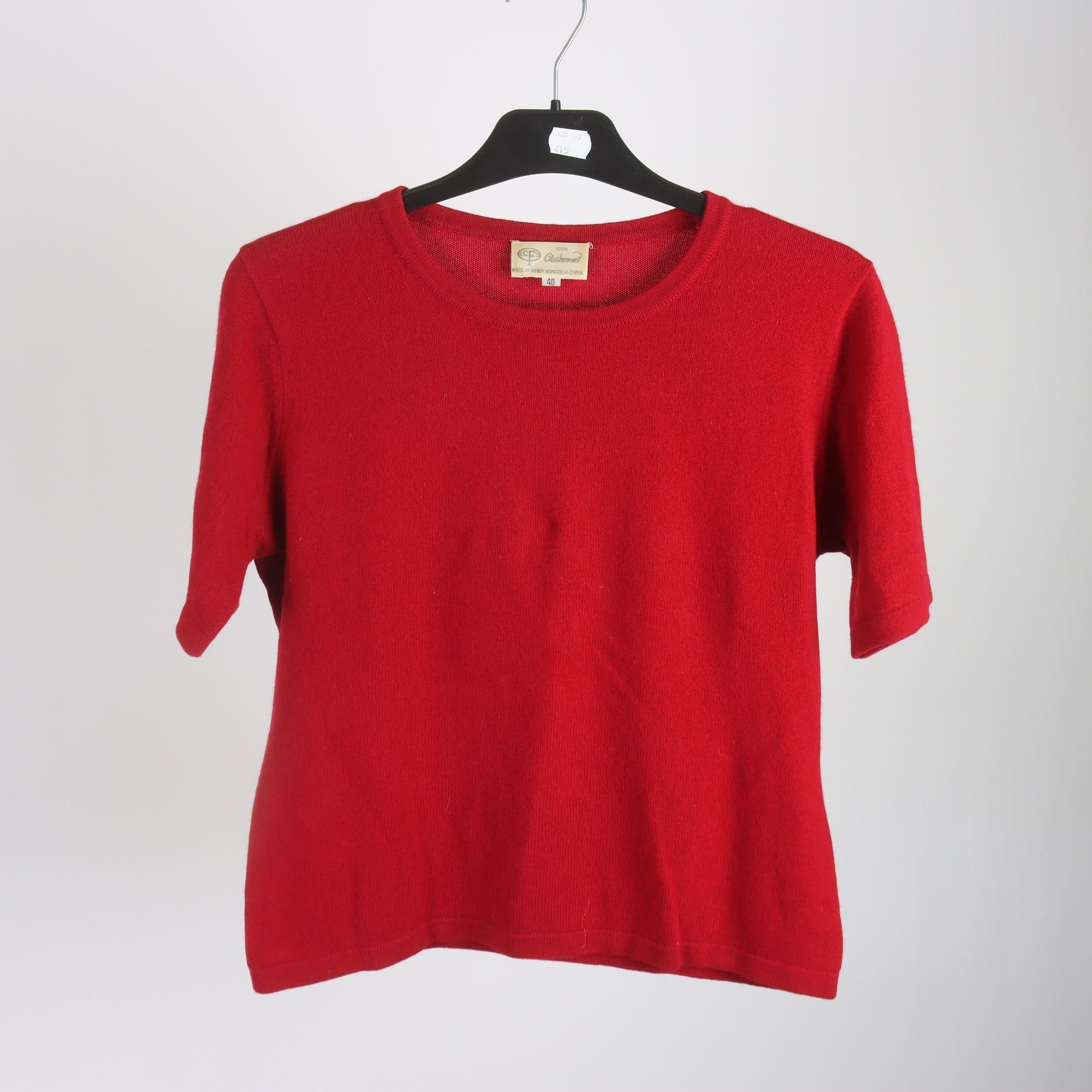 Tröja, CF, mörkröd, 100% cashmere, stl. 40.