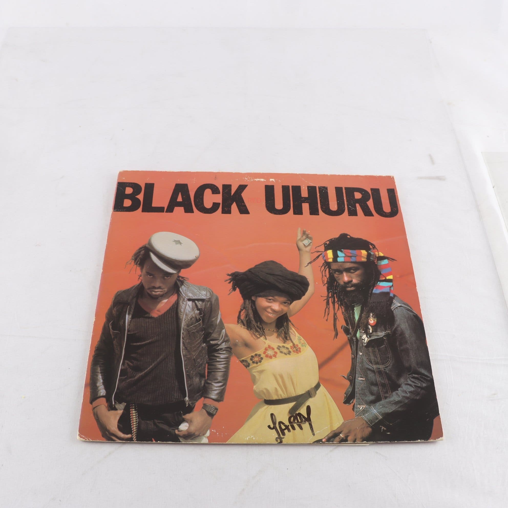 LP Black Uhuru, Red