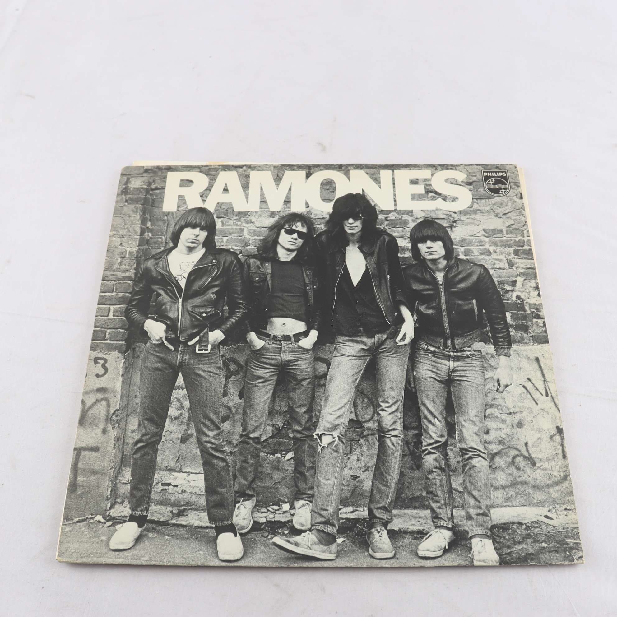 LP Ramones, S/T