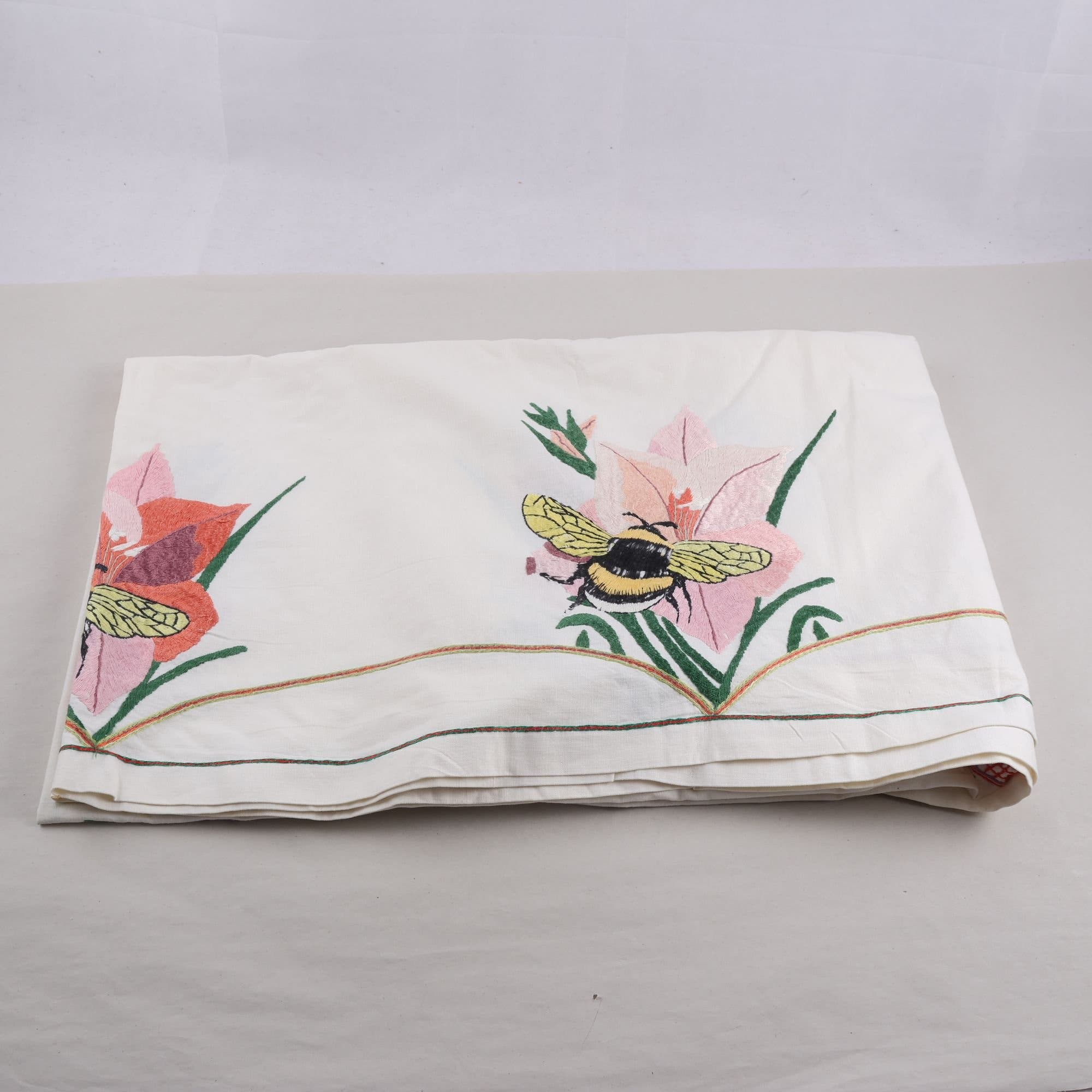 Broderad duk