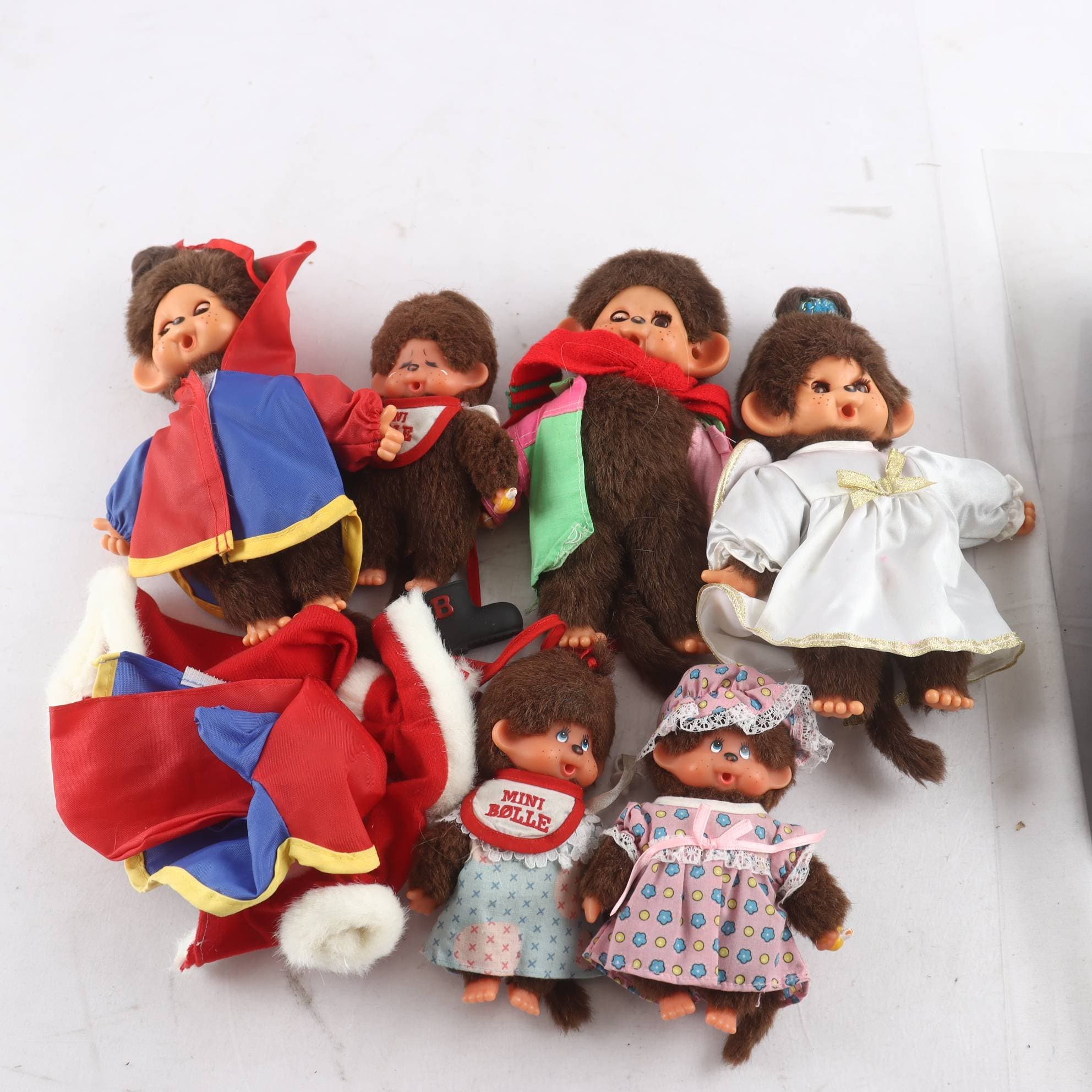 Monchhichi med kläder, 6 st