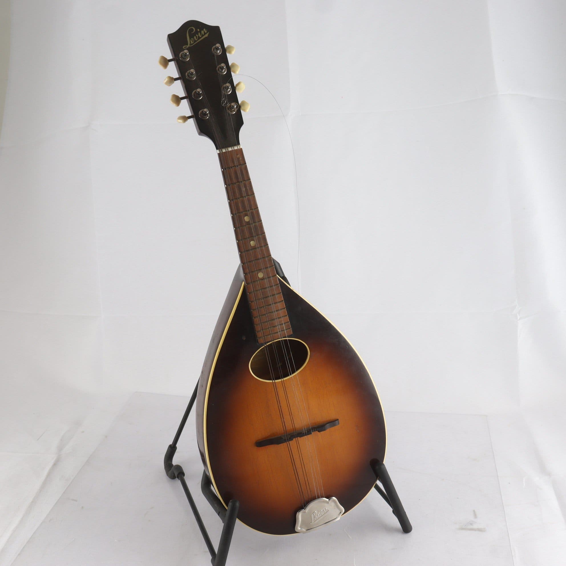 Mandolin, Levin. Endast avhämtning.