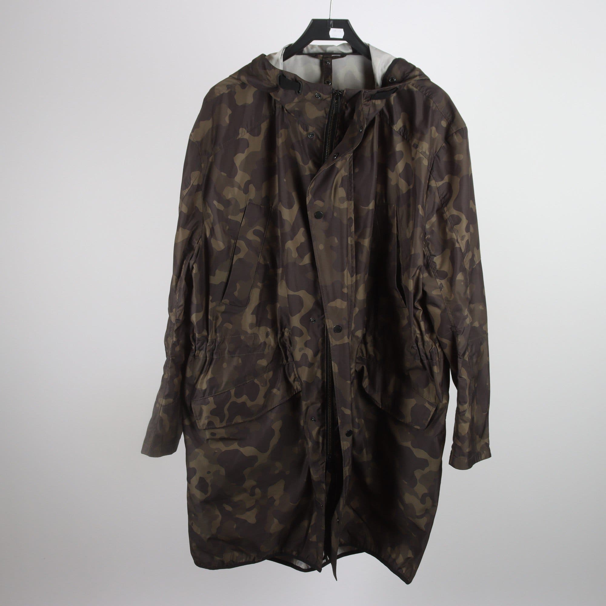 Vindjacka plus innerfoder, Hugo Boss, grön, camo, stl. 52.