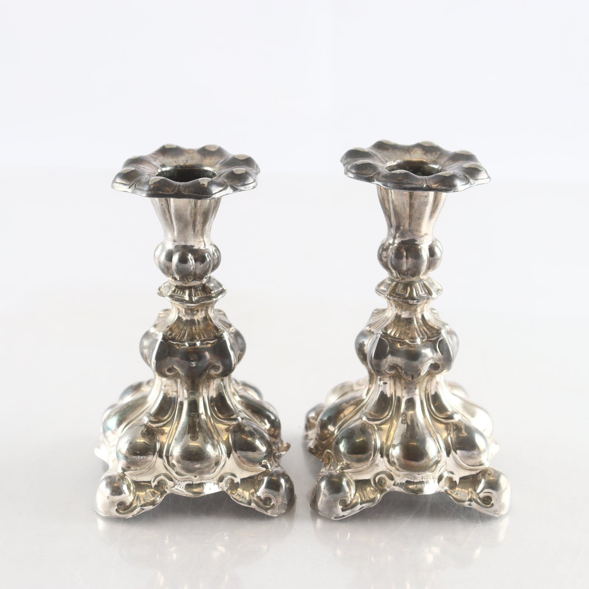 Paret ljusstakar, nysilver, rokokostil, 1900-tal