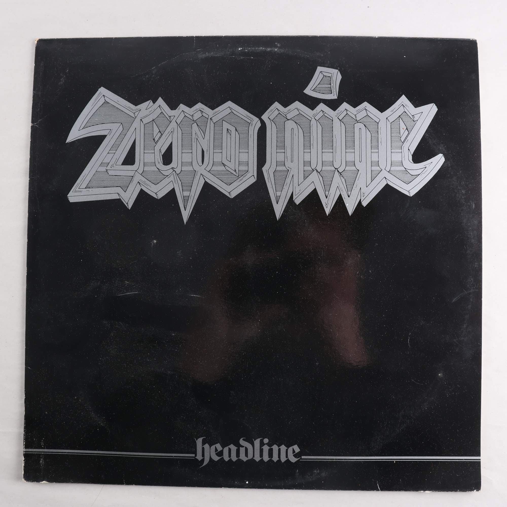 LP Zero Nine, Headline