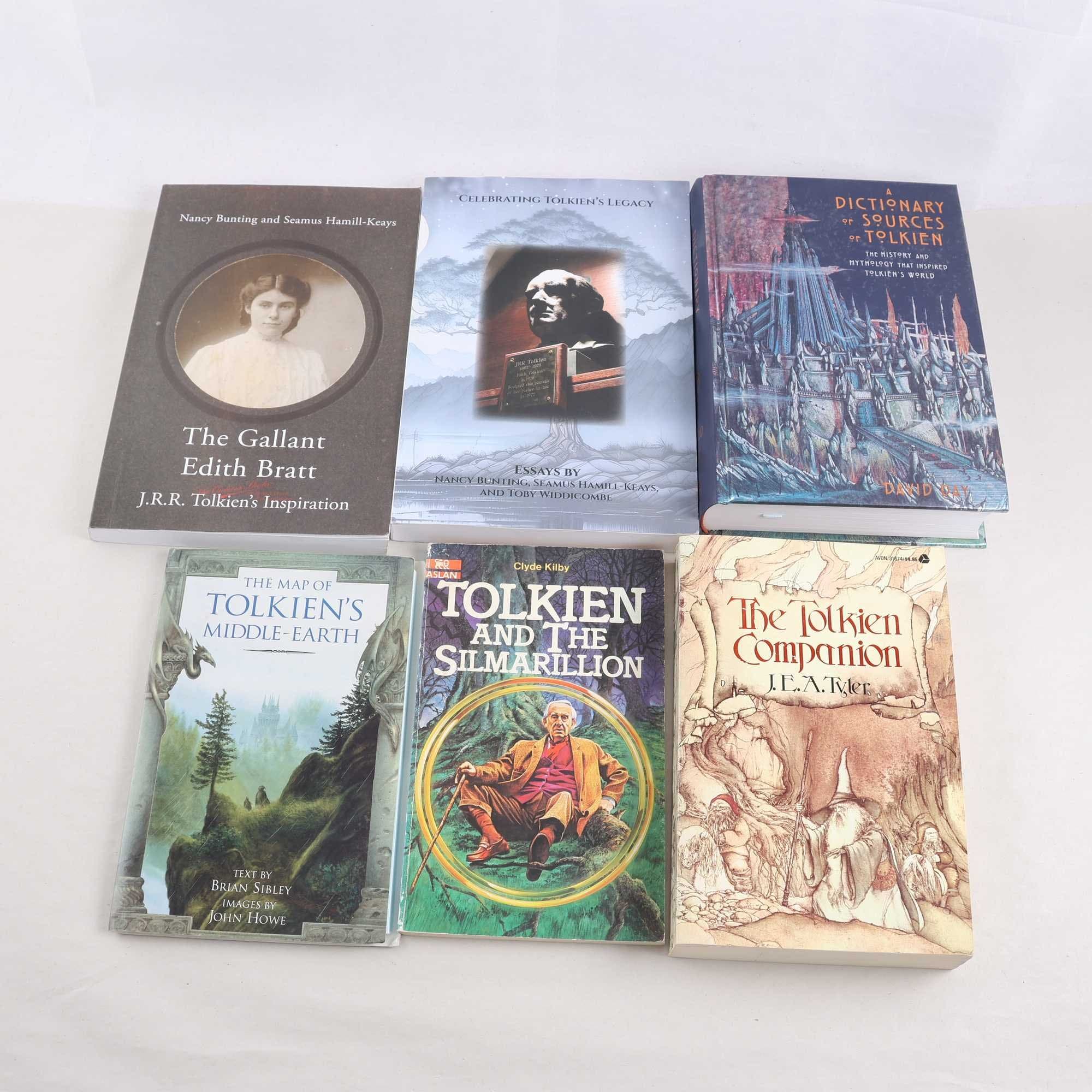 Diverse Tolkien-relaterad litteratur, bokpaket med 6 volymer. Samfraktas ej