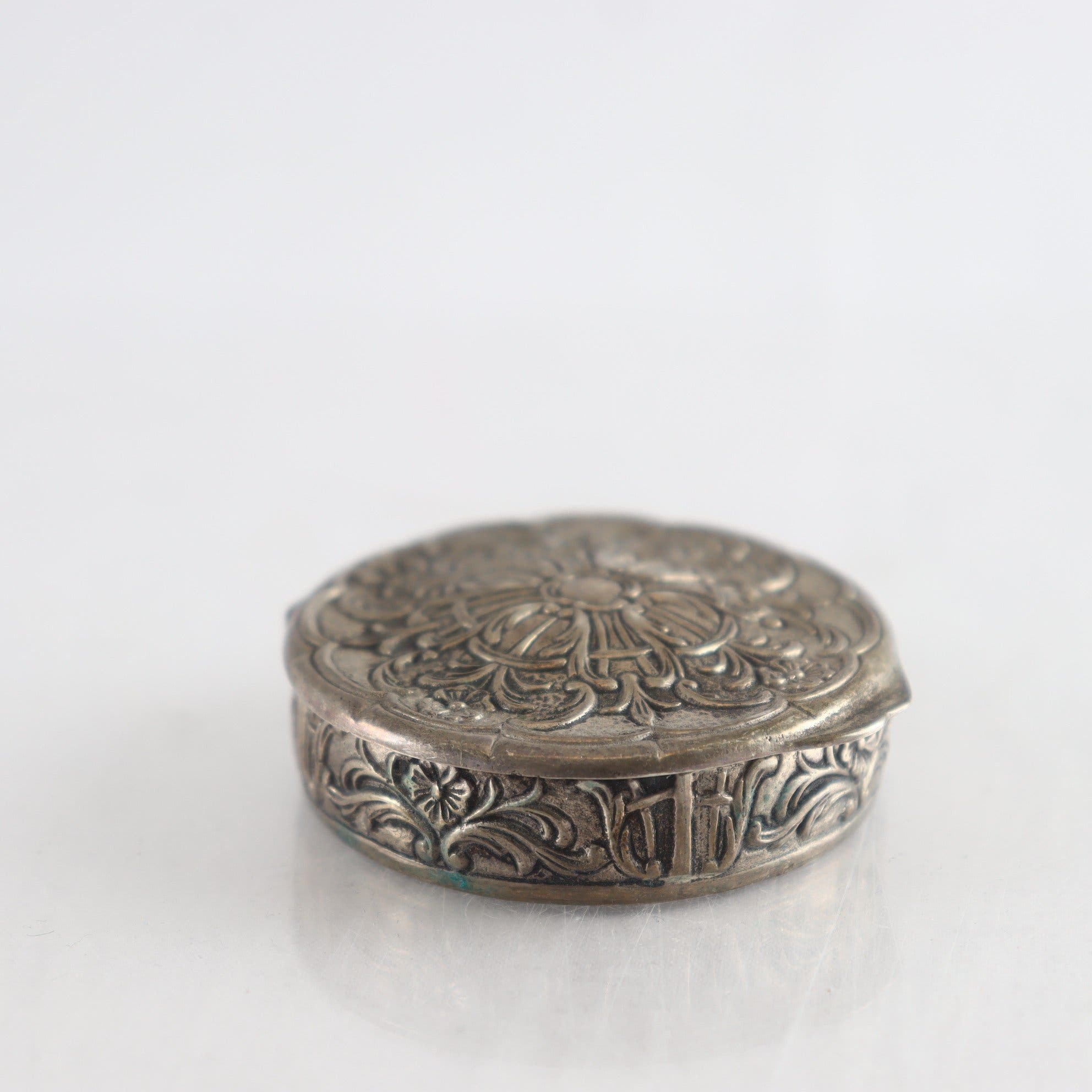 Pillerask, silver, kattfot, GEWE, 1963