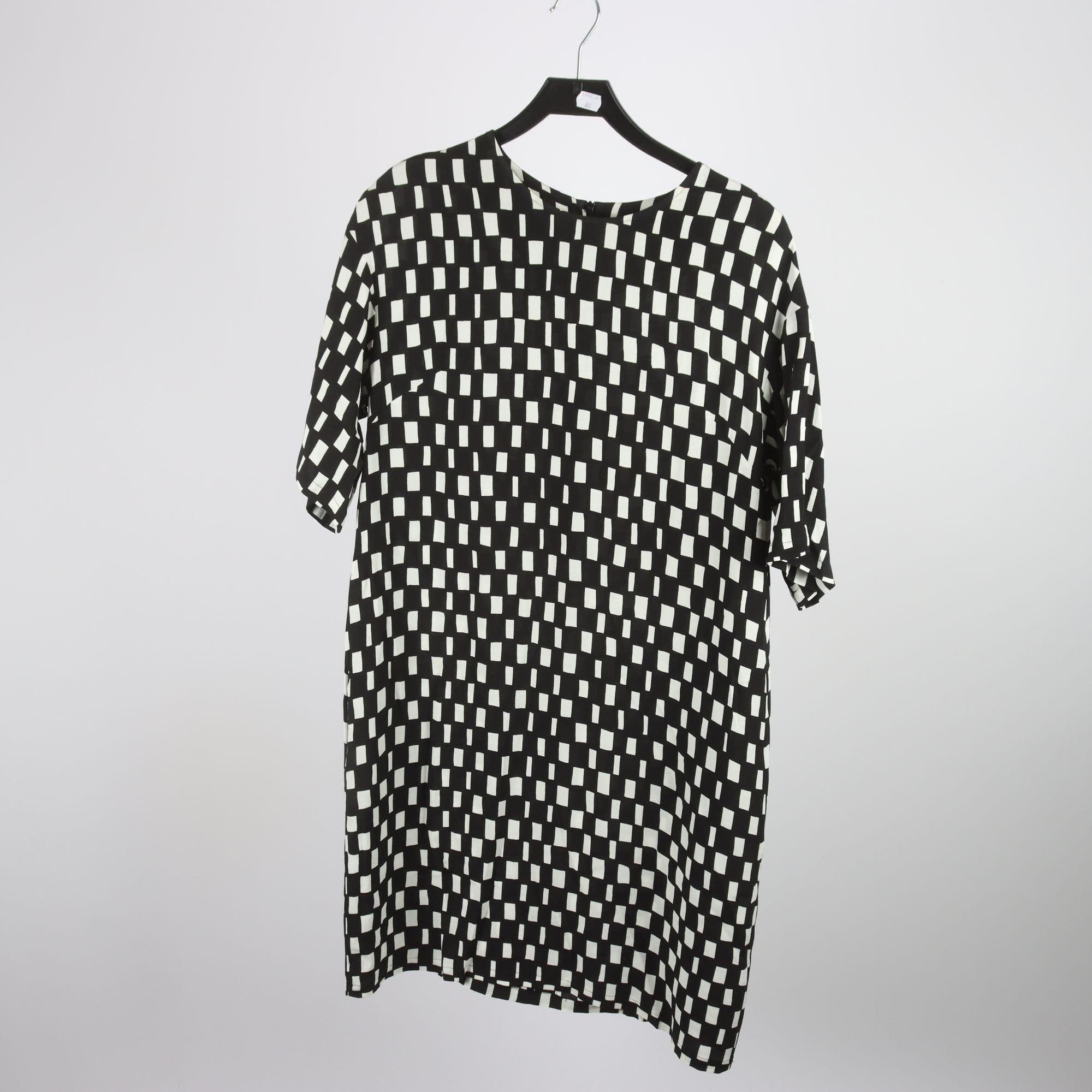 Klänning, Marimekko. svart, vit, mönstrad, stl. 42